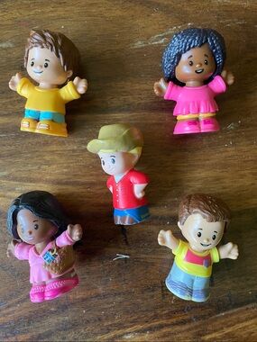 5 Fisher Price Little People Kids Toy Figure Set ( 1 Cowboy + 2 Girls + 2 Boys )
